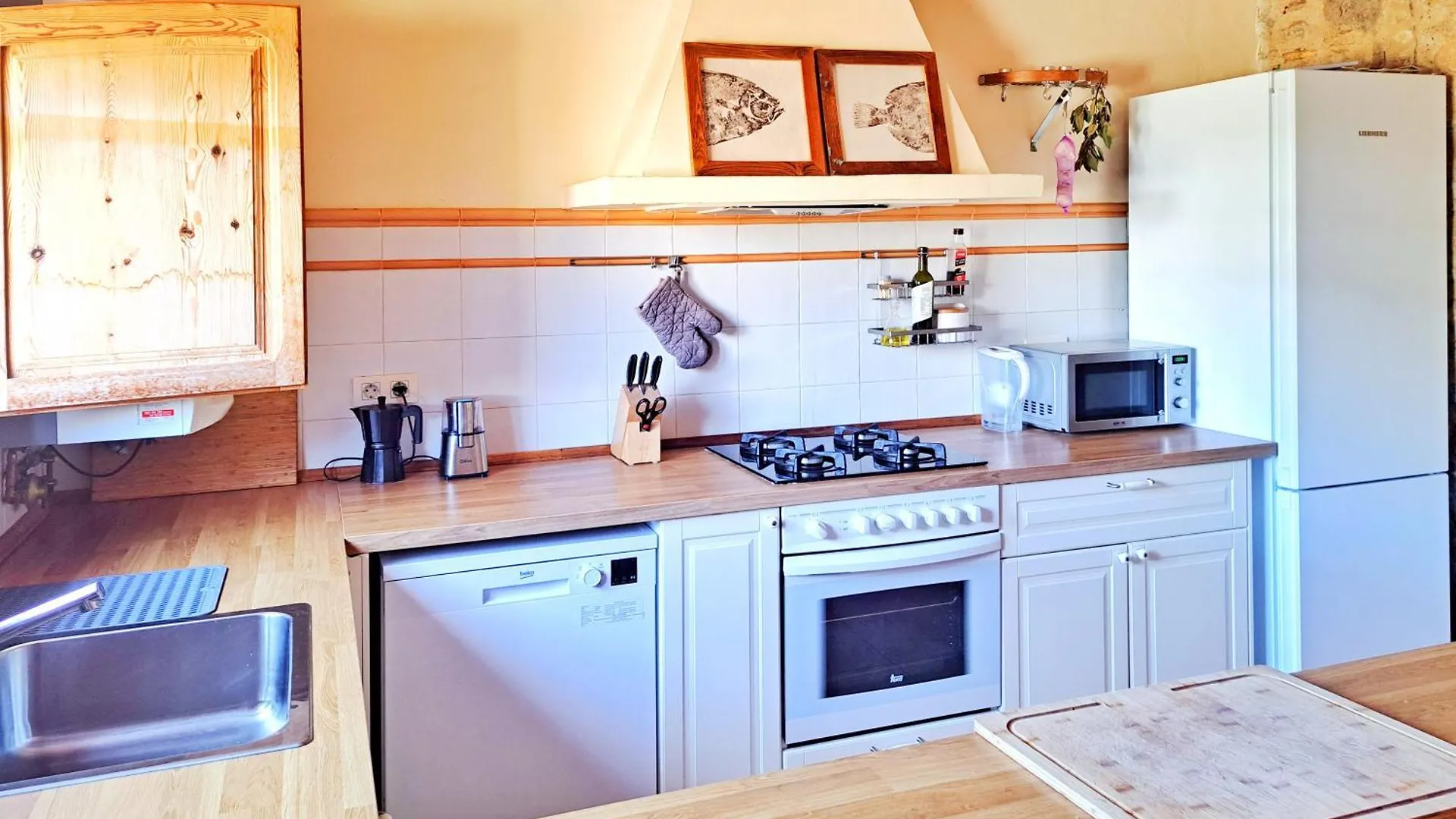 Дом отдыха Masia Rustica Con Piscina En Torroella De Fluvia