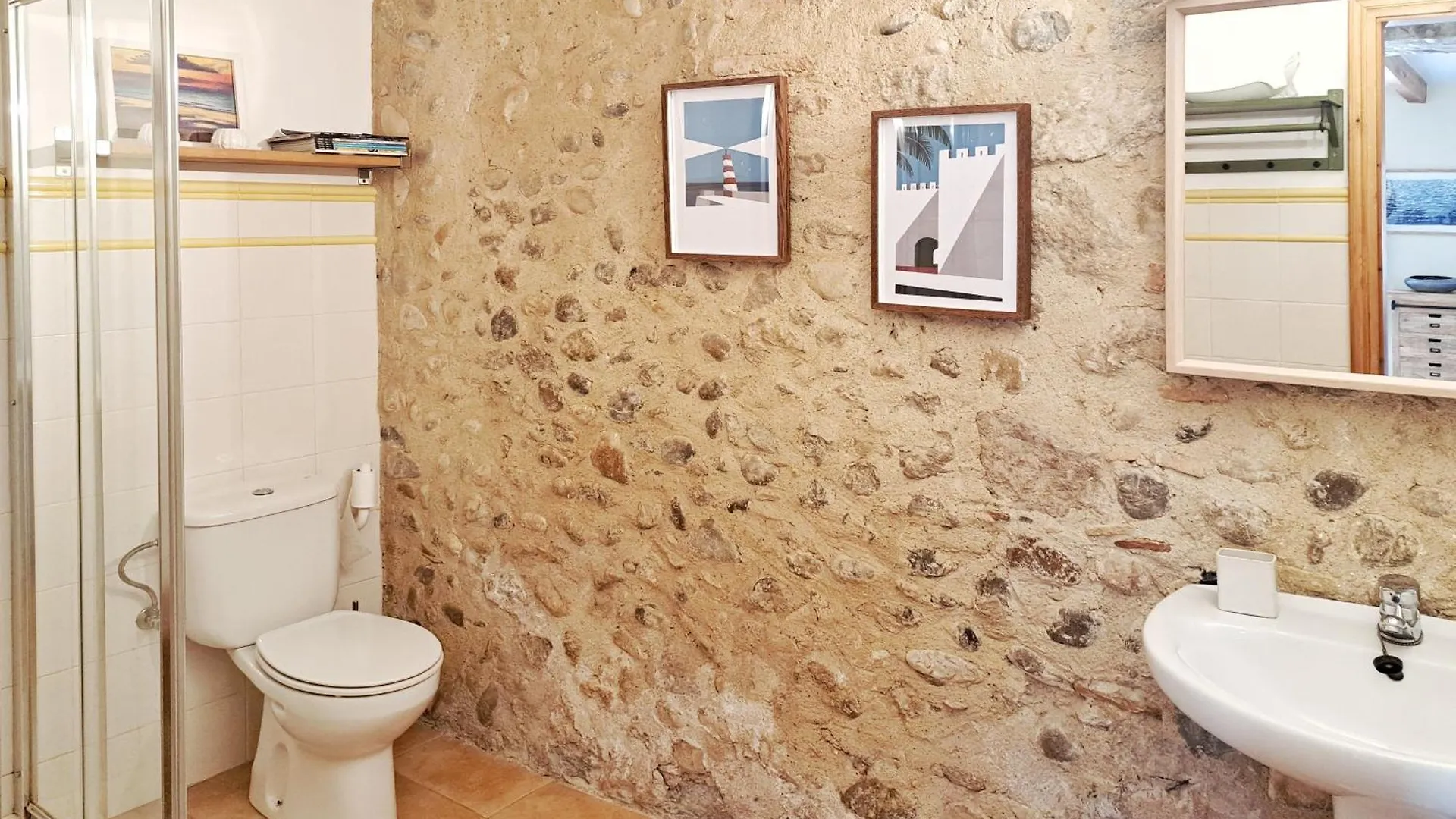 Дом отдыха Masia Rustica Con Piscina En Torroella De Fluvia
